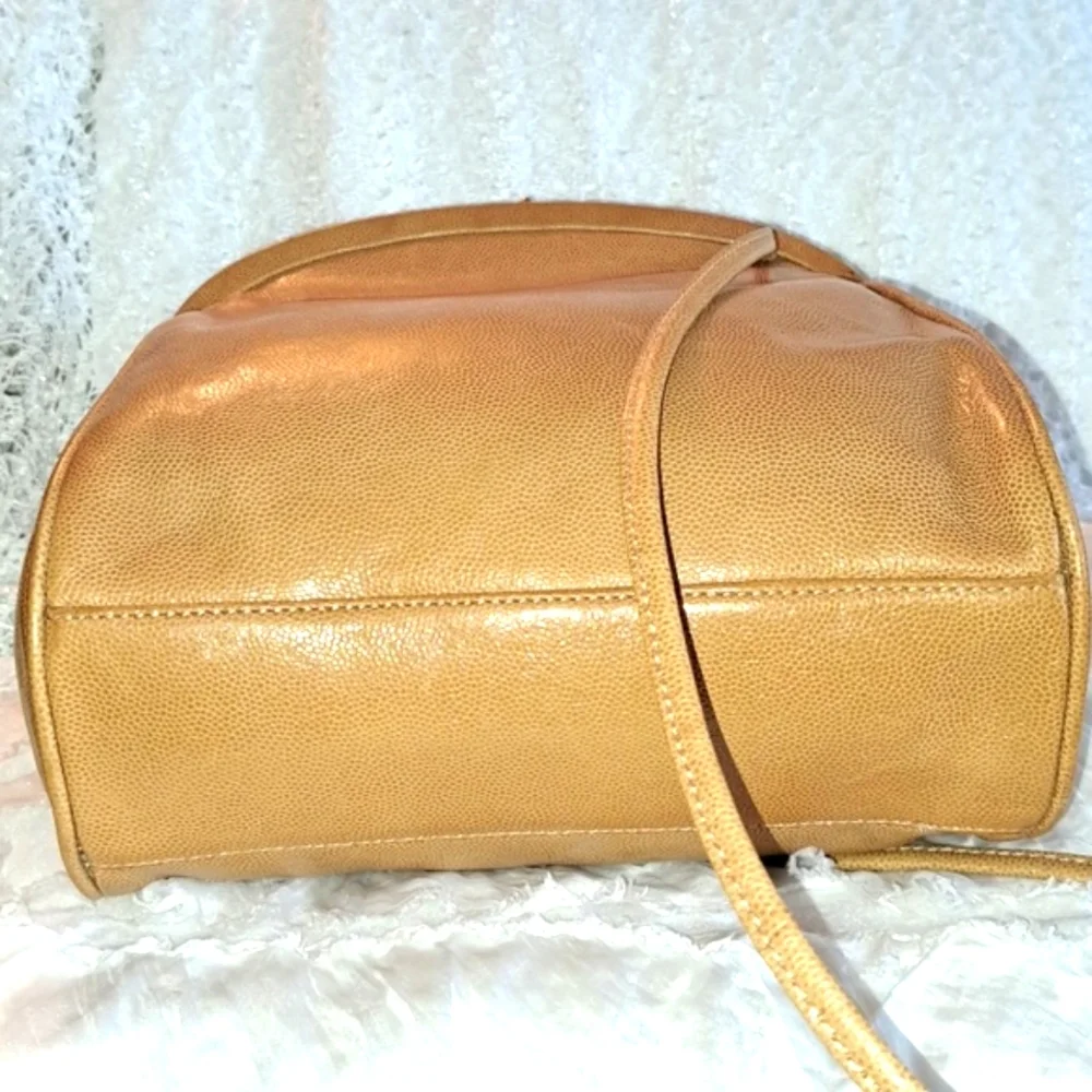 ALBERT Nopin Vintage Shoulder Bag. Tan. Gold Tone Rivet Embellished.